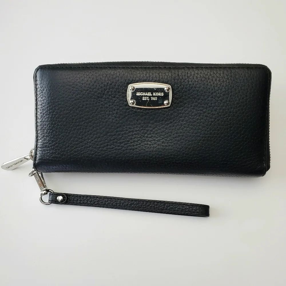 Michael Kors Large Jet Set Continental Black W/Silver Hardware Leather Wallet - Picture 1 of 9